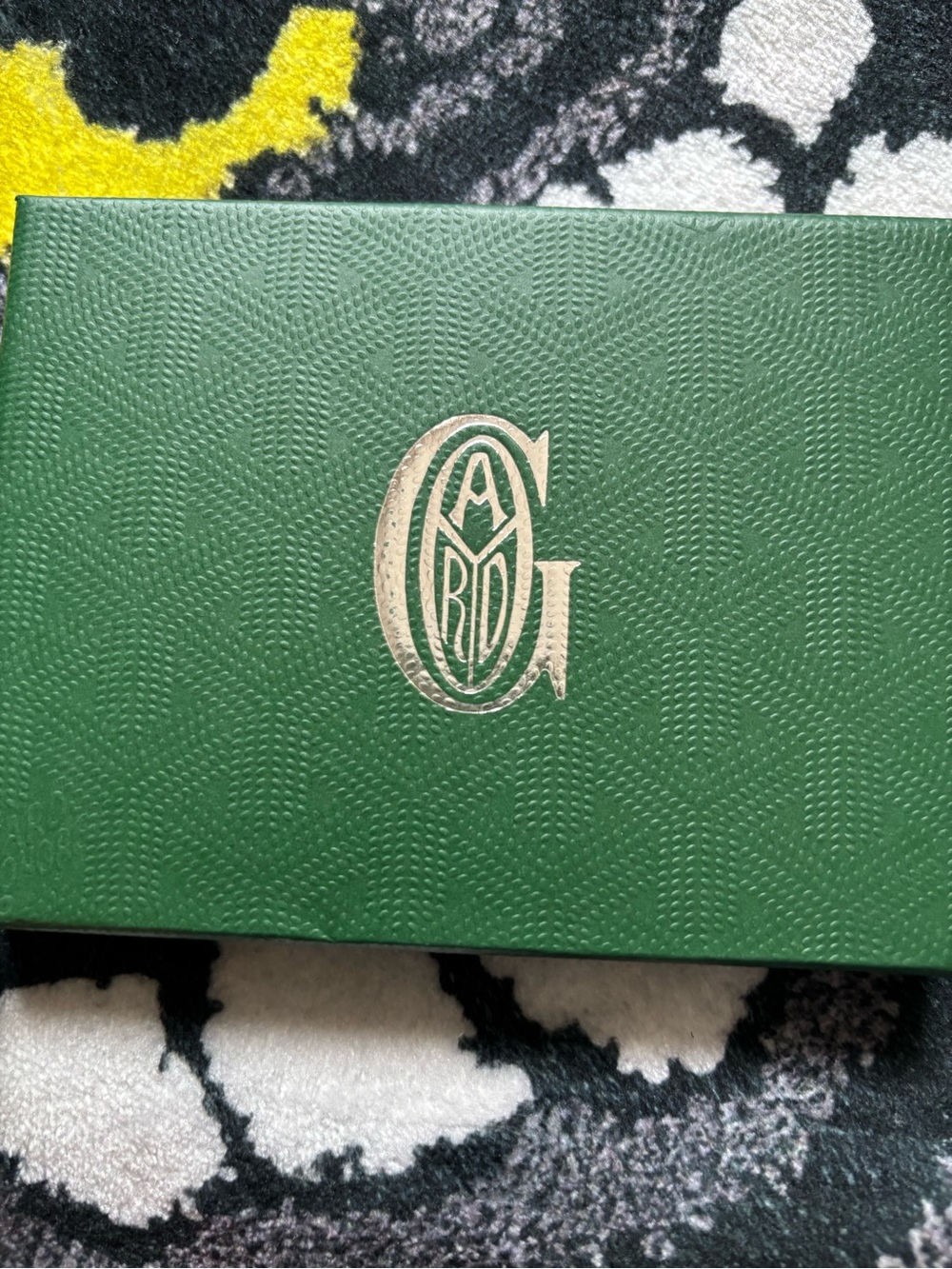Goyard yellow Cleaning Cloth with White Logo Card in Green Box - Picture 2 of 6